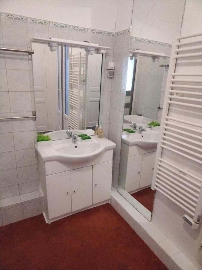 Quartier Des Createurs "La Plaine Cours Julien" Chambre Privee Dans Appartement Menage Frequent Des Parties Commune Marseille Exterior photo